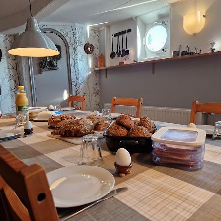 De Logeerboot Dordrecht Bed & Breakfast エクステリア 写真