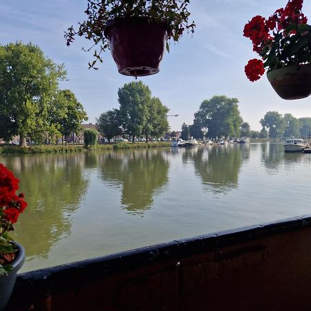 De Logeerboot Dordrecht Bed & Breakfast エクステリア 写真