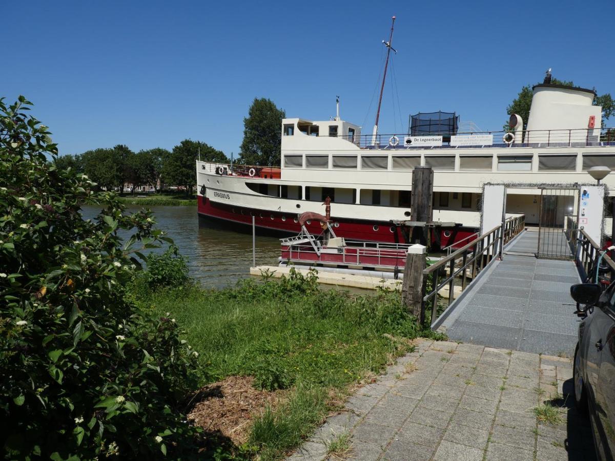 De Logeerboot Dordrecht Bed & Breakfast エクステリア 写真