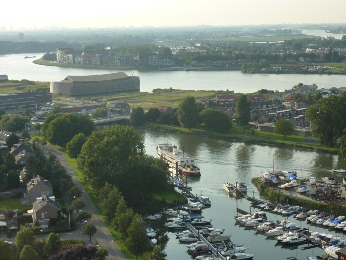 De Logeerboot Dordrecht Bed & Breakfast エクステリア 写真