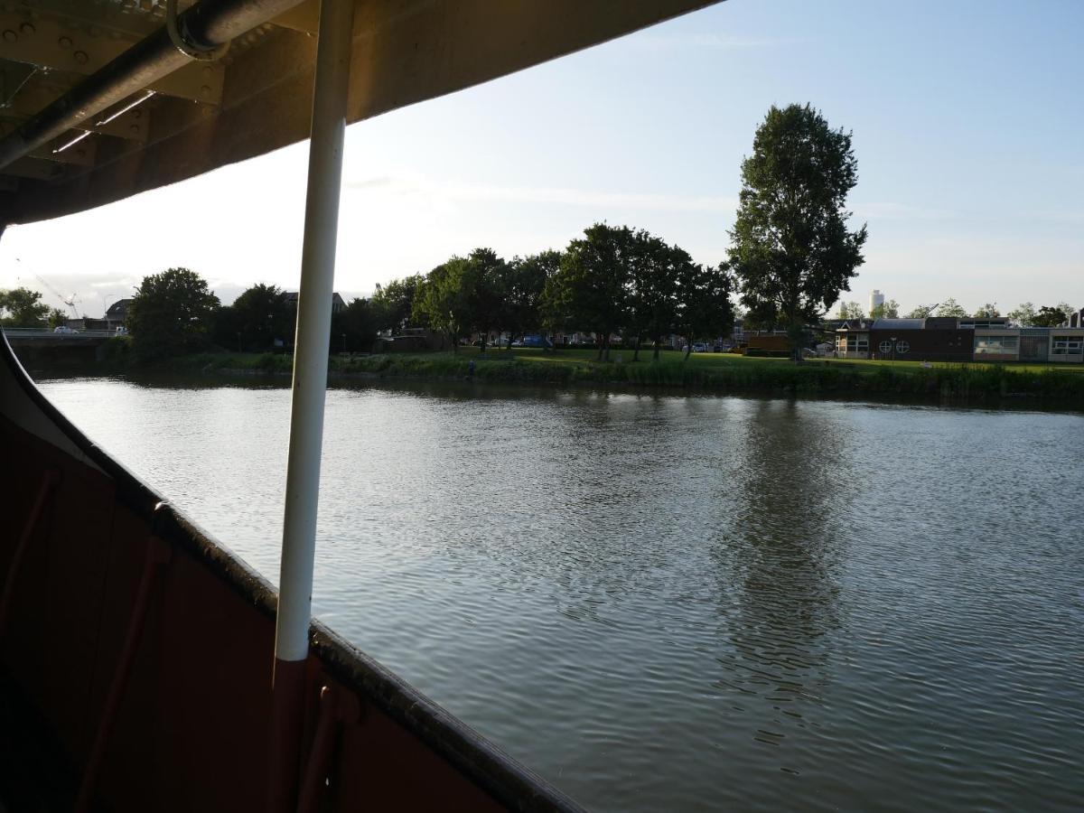 De Logeerboot Dordrecht Bed & Breakfast エクステリア 写真