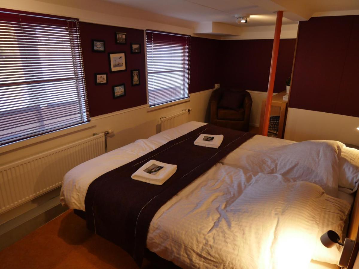 De Logeerboot Dordrecht Bed & Breakfast エクステリア 写真