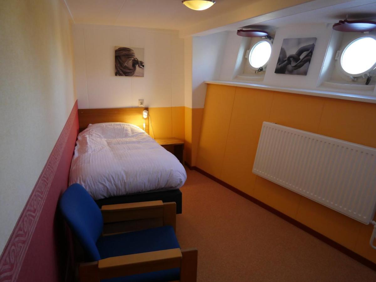 De Logeerboot Dordrecht Bed & Breakfast エクステリア 写真