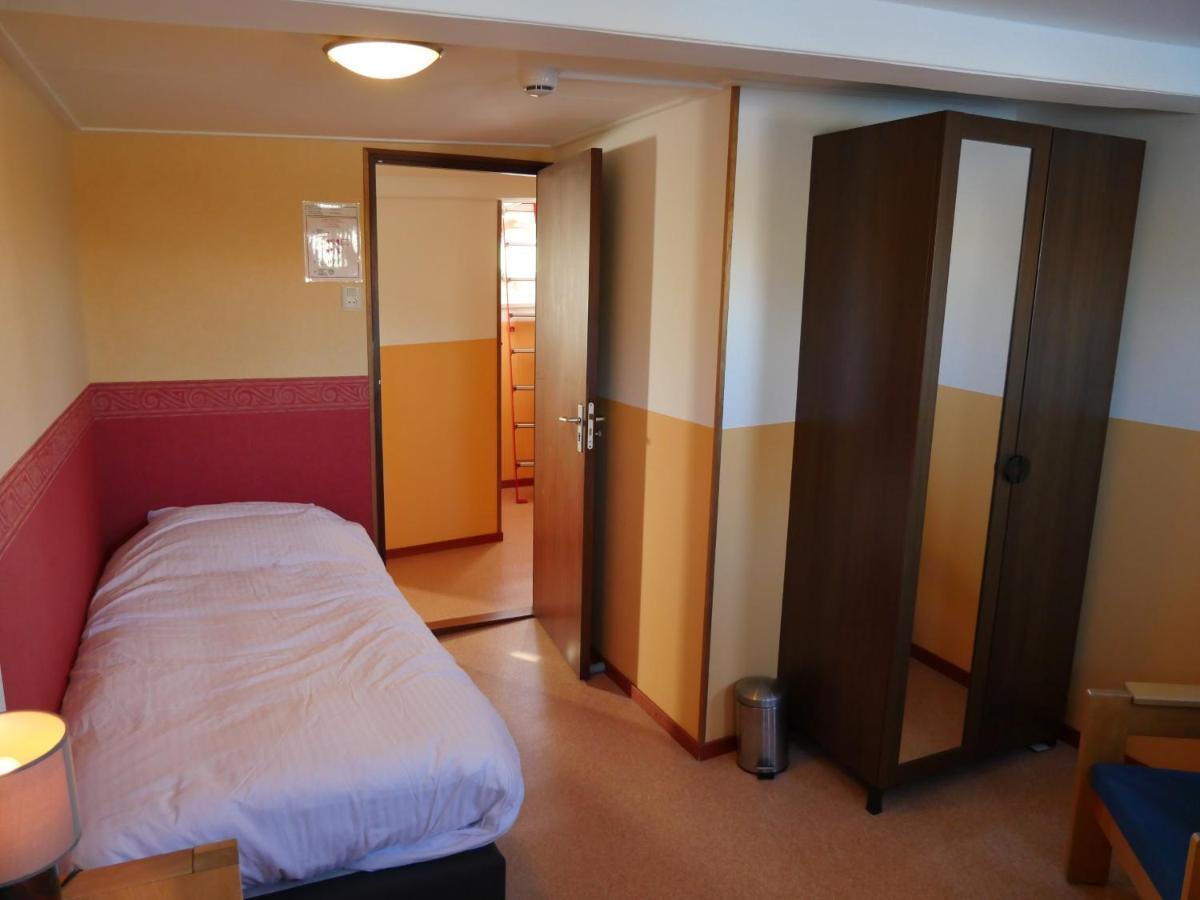 De Logeerboot Dordrecht Bed & Breakfast エクステリア 写真