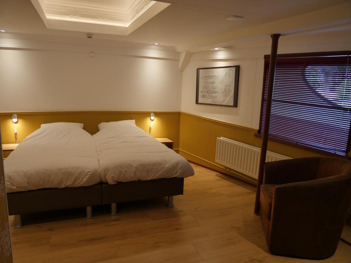 De Logeerboot Dordrecht Bed & Breakfast エクステリア 写真