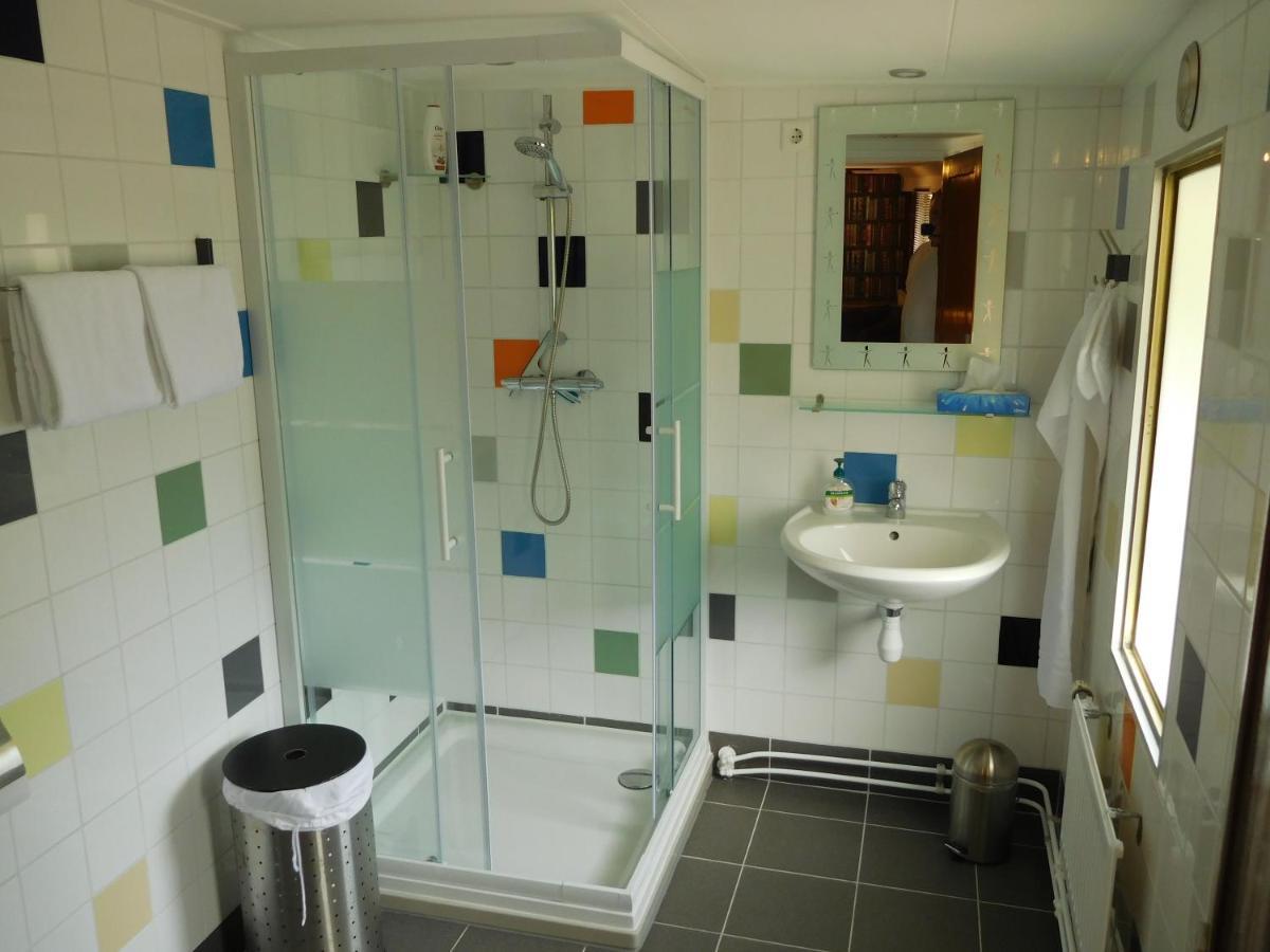 De Logeerboot Dordrecht Bed & Breakfast エクステリア 写真
