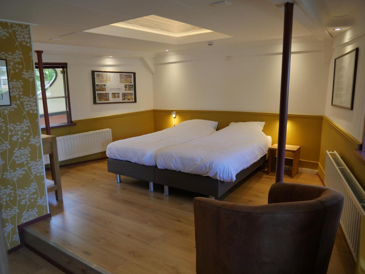 De Logeerboot Dordrecht Bed & Breakfast エクステリア 写真