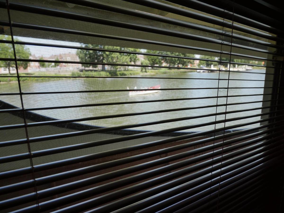 De Logeerboot Dordrecht Bed & Breakfast エクステリア 写真