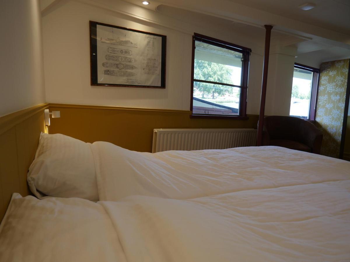 De Logeerboot Dordrecht Bed & Breakfast エクステリア 写真