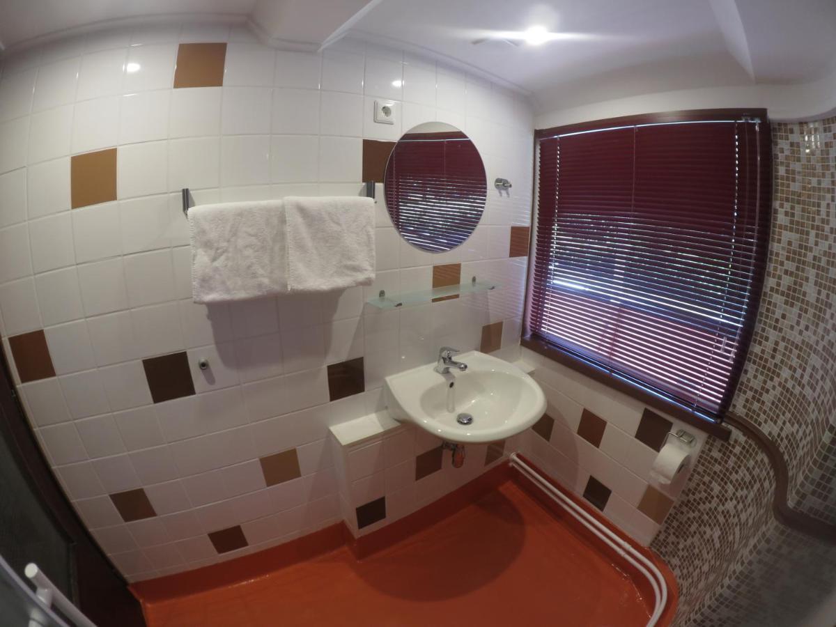 De Logeerboot Dordrecht Bed & Breakfast エクステリア 写真