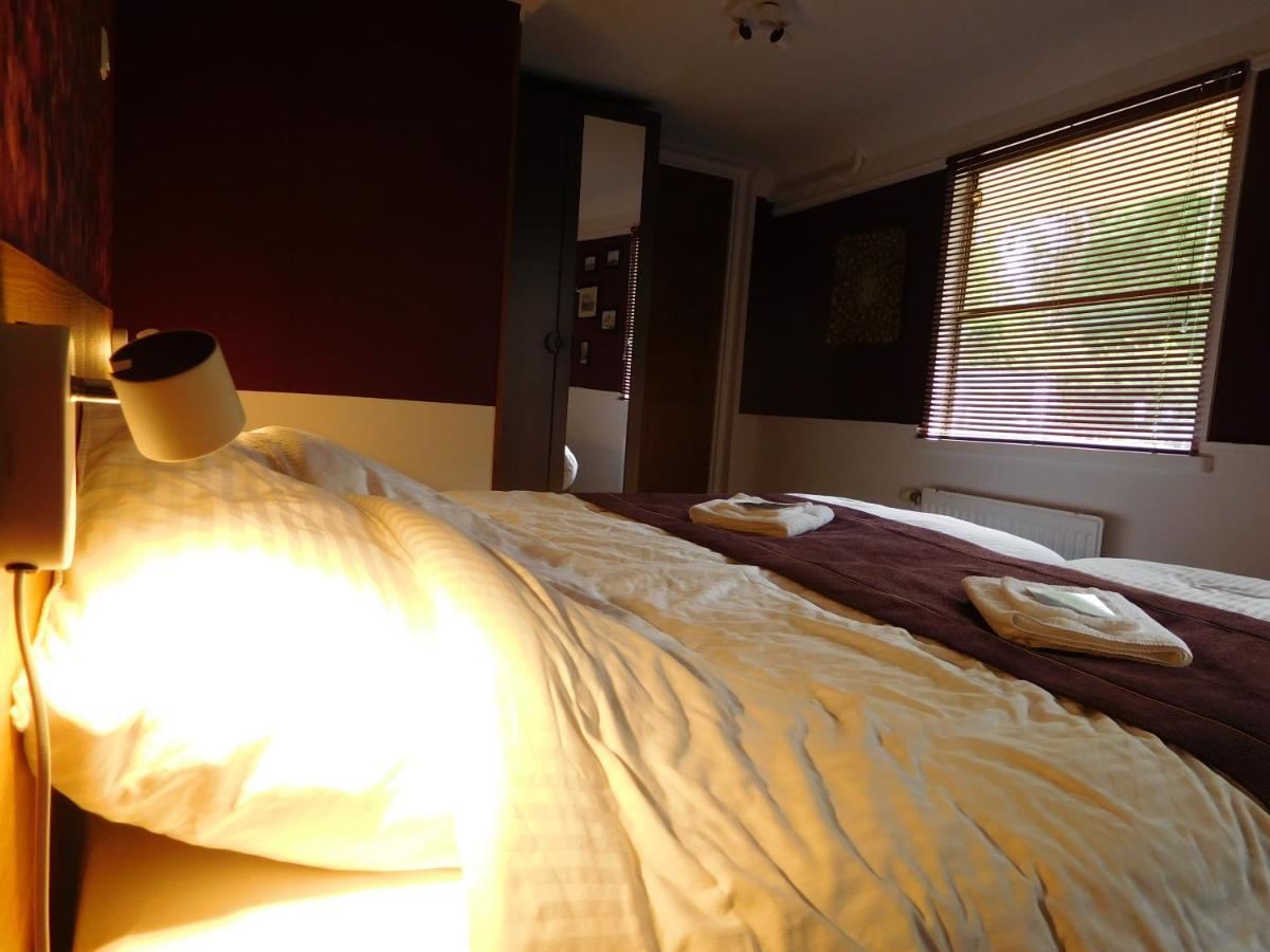 De Logeerboot Dordrecht Bed & Breakfast エクステリア 写真