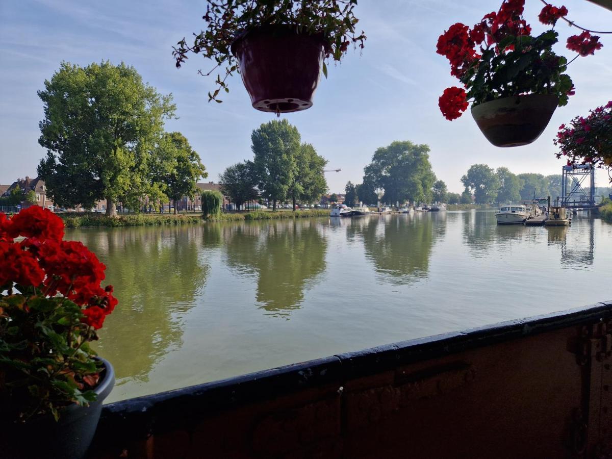 De Logeerboot Dordrecht Bed & Breakfast エクステリア 写真
